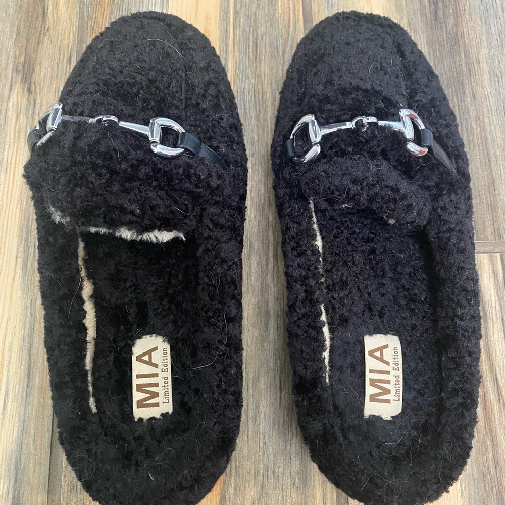 MIA Black Textured Loafers with Buckle